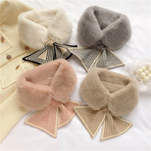 Laden Sie das Bild in den Galerie-Viewer, Süßer Warmer Plüschschal