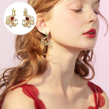 Laden Sie das Bild in den Galerie-Viewer, Goldrand Rubin Ohrstecker