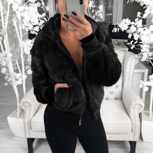 Laden Sie das Bild in den Galerie-Viewer, Plüschjacke mit Kapuze