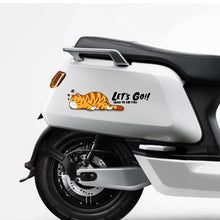Laden Sie das Bild in den Galerie-Viewer, Kreativer Cartoon Katzen Motorrad Auto Aufkleber
