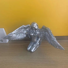 Laden Sie das Bild in den Galerie-Viewer, Künstlerischer Engel Ornament aus Harz