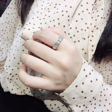 Laden Sie das Bild in den Galerie-Viewer, Eleganter Kreuz-Diamantring