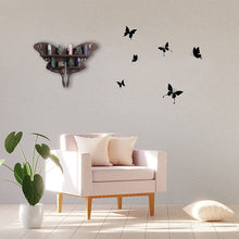 Laden Sie das Bild in den Galerie-Viewer, Luna Moth Lampenkristallständer