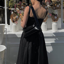 Laden Sie das Bild in den Galerie-Viewer, Rückenfreies schmales Strapskleid