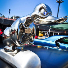 Laden Sie das Bild in den Galerie-Viewer, Ärgerliche Gummiente Motorhaube Ornament