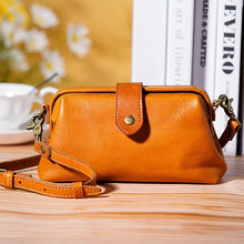 Laden Sie das Bild in den Galerie-Viewer, Vintage handgemachte Ledertasche