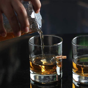 Kreativer Kugelbecher aus Glas