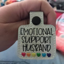 Laden Sie das Bild in den Galerie-Viewer, 🌈Schlüsselanhänger mit Regenbogenherzen zur emotionalen Unterstützung💕