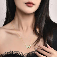 Laden Sie das Bild in den Galerie-Viewer, Magnetische Schmetterling Patchwork-Halskette