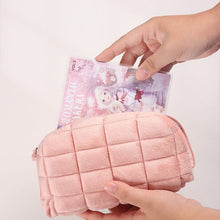 Laden Sie das Bild in den Galerie-Viewer, Kissen Kosmetiktasche