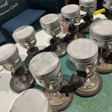 Laden Sie das Bild in den Galerie-Viewer, Schädel-Gesicht Skulptur Metallkunst Verzierung