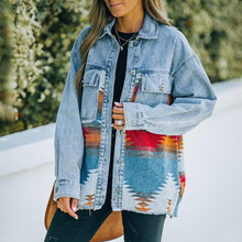 Laden Sie das Bild in den Galerie-Viewer, Damen Vintage Jeansjacke mit Taschen