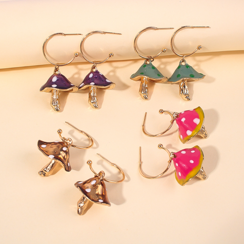 Kreative verträumte süße Pilzohrringe