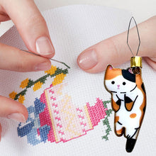 Laden Sie das Bild in den Galerie-Viewer, Nadeleinfädler mit Katzenmuster