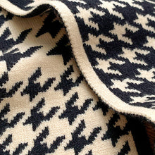 Laden Sie das Bild in den Galerie-Viewer, Doppelt gestricktes modisches Halstuch