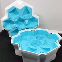 Laden Sie das Bild in den Galerie-Viewer, Würfelförmige Eiswürfelschale