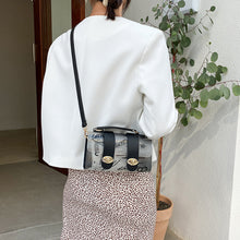 Laden Sie das Bild in den Galerie-Viewer, Einfache Lässige Graffiti-Umhängetasche für Damen