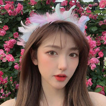 Laden Sie das Bild in den Galerie-Viewer, Weiche LED-Leuchtfederkrone für Mädchen