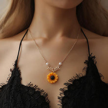 Laden Sie das Bild in den Galerie-Viewer, Charmante Perlen-Sonnenblumen-Halskette