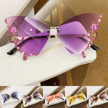 Laden Sie das Bild in den Galerie-Viewer, Sonnenbrille mit Diamant-Schmetterlingsverlauf