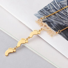 Laden Sie das Bild in den Galerie-Viewer, Edelstahl Halskette mit Puppenfüßen