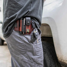 Laden Sie das Bild in den Galerie-Viewer, EDC Multitool Gürtelschlaufenholster