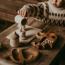 Laden Sie das Bild in den Galerie-Viewer, Hölzerne Obstschale in Tier-/Obstform