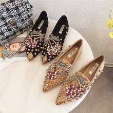 Laden Sie das Bild in den Galerie-Viewer, Kirsche Strass Nietenschuhe