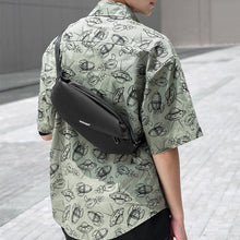 Laden Sie das Bild in den Galerie-Viewer, Multifunktionale Brusttasche