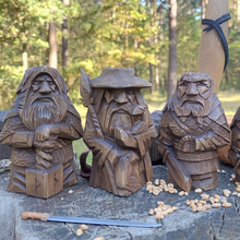 Laden Sie das Bild in den Galerie-Viewer, Odin Thor Tyr Ulfhednar nordischer Heide Harzverzierung