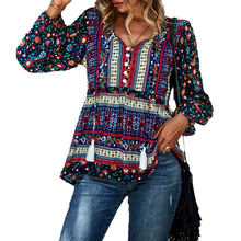 Laden Sie das Bild in den Galerie-Viewer, Böhmisches Ferien-T-Shirt