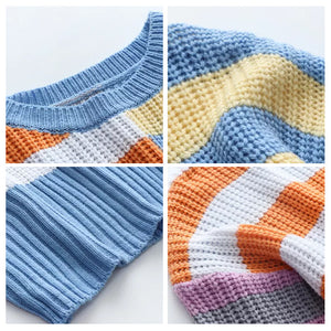 Gestreifter Lockerer Strickpullover mit Rundhalsausschnitt