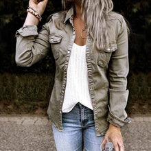 Laden Sie das Bild in den Galerie-Viewer, Einfarbige Plissierte Jeansjacke mit Reverskragen
