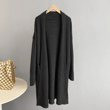 Laden Sie das Bild in den Galerie-Viewer, Lockere lange Strickjacke mit V-Ausschnitt