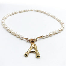 Laden Sie das Bild in den Galerie-Viewer, Perlenkette mit Initialen