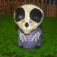 Laden Sie das Bild in den Galerie-Viewer, Halloween Totenkopf Insekt Dekoration