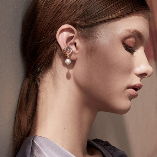 Modischer Ohrclip aus Perlen