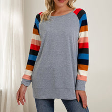 Laden Sie das Bild in den Galerie-Viewer, Langärmliges T-Shirt in Kontrastfarbe