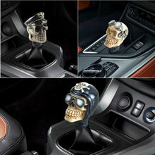 Laden Sie das Bild in den Galerie-Viewer, Auto Schalthebel Totenkopf Dekoration