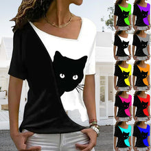 Laden Sie das Bild in den Galerie-Viewer, Schwarzes Katzen-T-Shirt mit diagonalem Ausschnitt