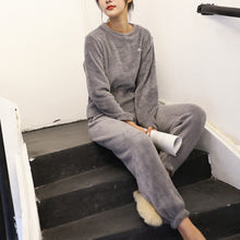 Laden Sie das Bild in den Galerie-Viewer, Korallenfleece Pyjama Set Für Damen