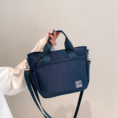 Leichte Schultertasche aus Nylon