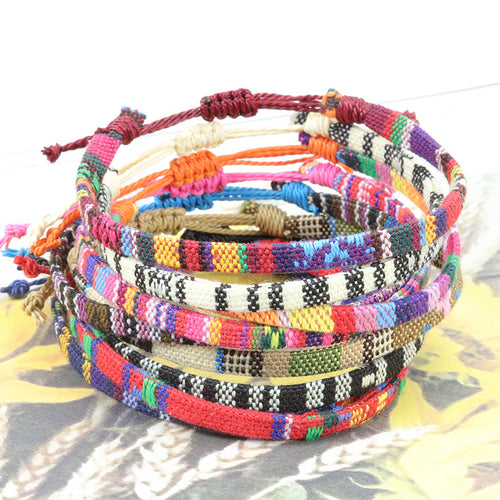 Geflochtenes Regenbogen-Armband
