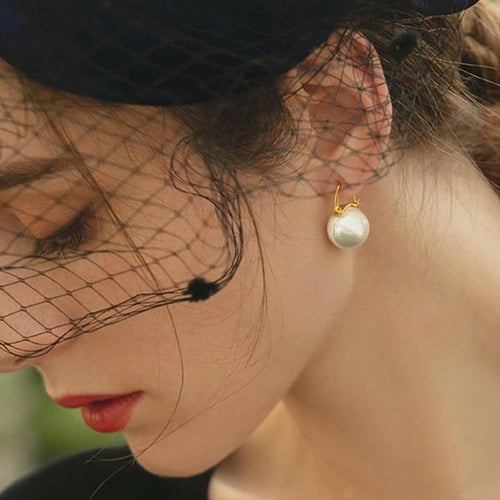 Einfache barocke Perlenohrringe