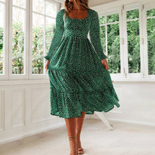 Laden Sie das Bild in den Galerie-Viewer, Blumenkleid mit eckigem Ausschnitt