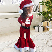 Laden Sie das Bild in den Galerie-Viewer, 3-teiliges Set aus Teddy-Oberteil und Flare-Hose aus süßem rotem Samt mit Weihnachtsmotiv