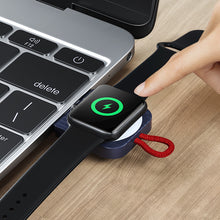 Laden Sie das Bild in den Galerie-Viewer, Tragbares kabelloses USB Ladegerät für Uhren
