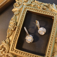 Laden Sie das Bild in den Galerie-Viewer, Exquisite Diamant Ohrringe