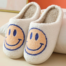 Laden Sie das Bild in den Galerie-Viewer, Winter Hausschuhe mit Smiley-Gesicht