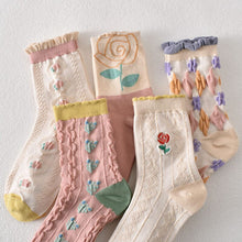 Laden Sie das Bild in den Galerie-Viewer, Damen Baumwollsocken mit Blumenmuster (10 Paar)